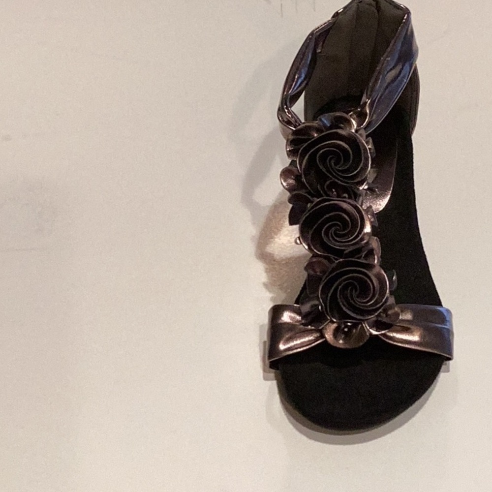 Patrizia by Spring Step Metallic Wedge Sandal SIZE 38 Back Zipper NWT